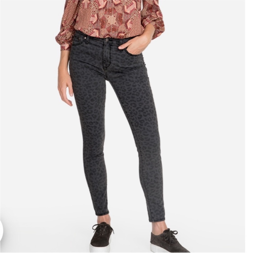 Johnny Was Leopard print skinny jeans